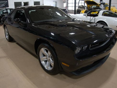 Used 2009 Dodge Challenger R/T image 6