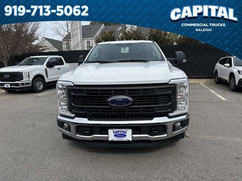 New 2026 Ford F250 XL w/ XL Chrome Package image 3