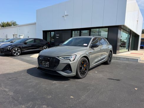 Used 2022 Audi e-tron Chronos w/ Chronos Package AWD/4WD image 2