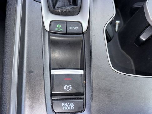 Used 2020 Honda Accord Sport image 9