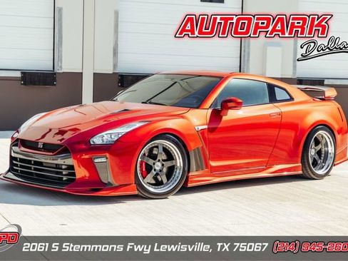 Used 2009 Nissan GT-R Premium AWD/4WD image 1