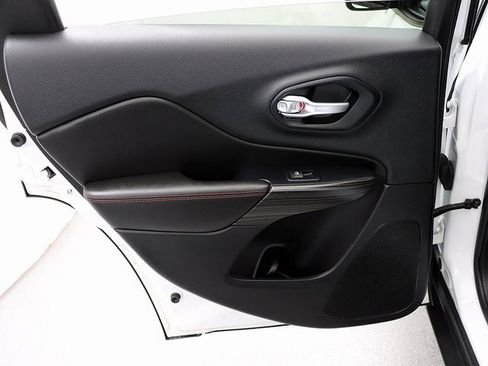 Used 2016 Jeep Cherokee Trailhawk w/ Leather Interior Group image 24