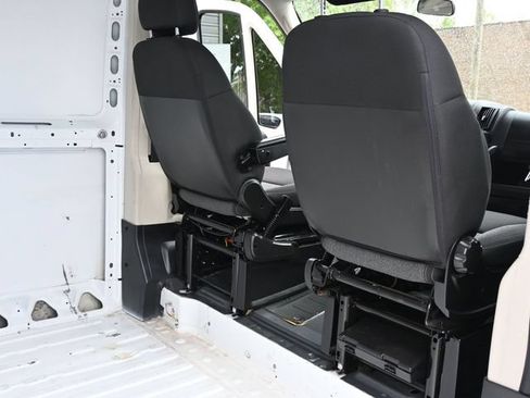 Used 2019 RAM ProMaster 2500 w/ Premium Appearance Group FWD image 10