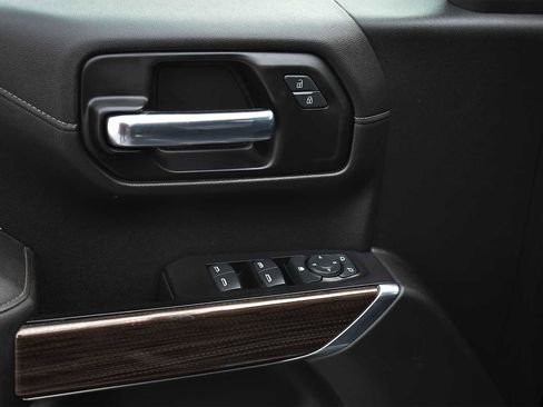 Used 2019 Chevrolet Silverado 1500 RST image 23