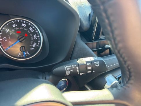 Used 2022 Toyota RAV4 XLE Premium image 17