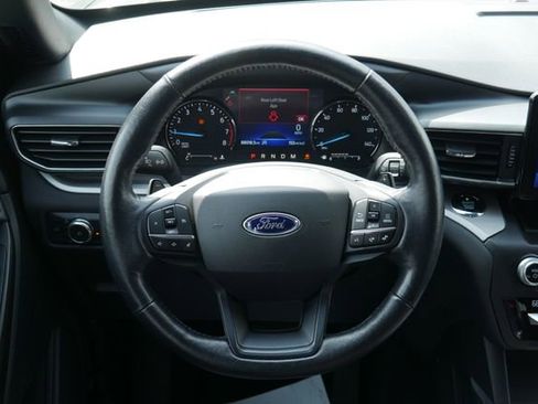 Used 2020 Ford Explorer XLT w/ Equipment Group 202A image 16