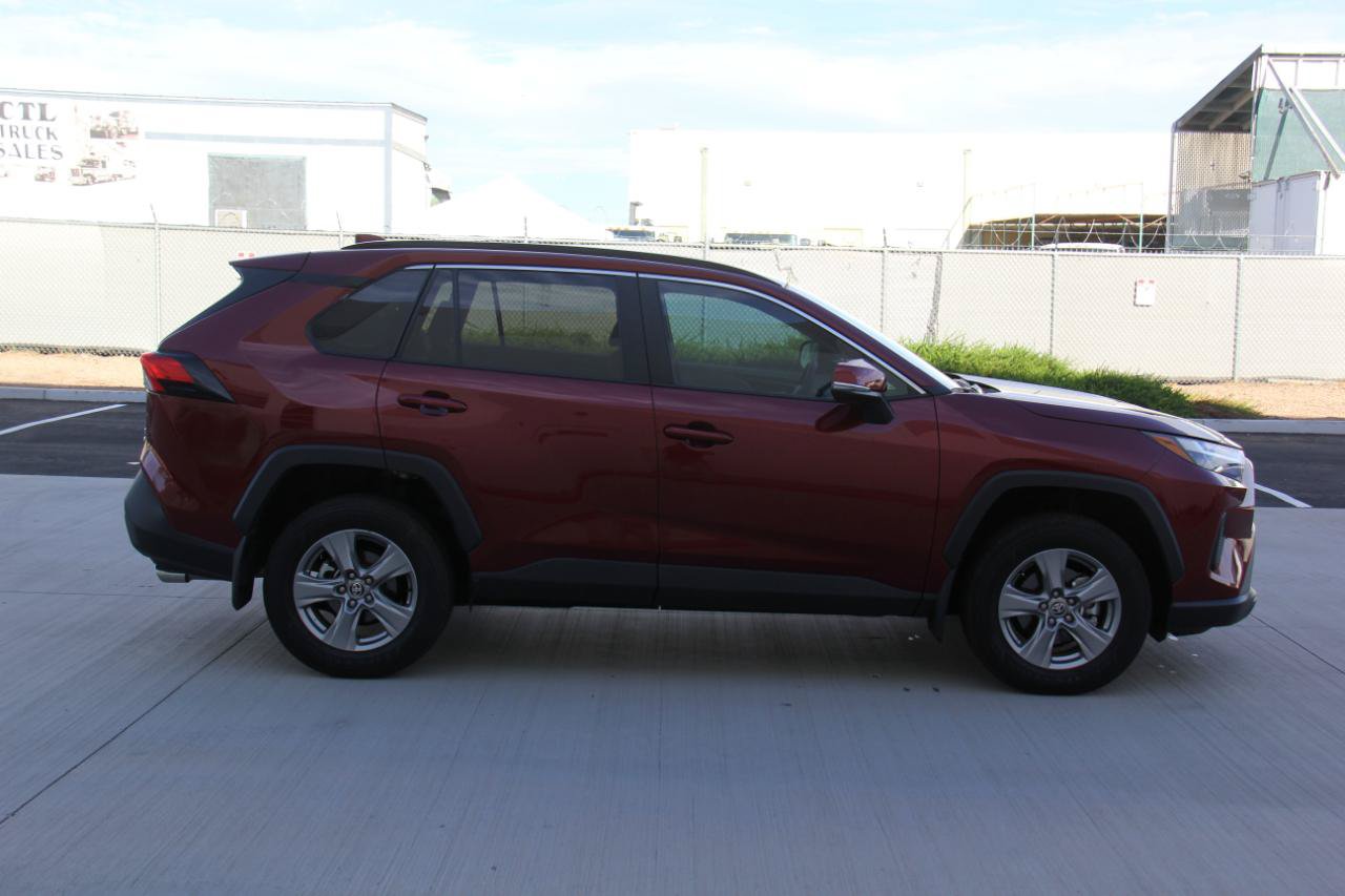 Used 2025 Toyota RAV4 XLE w/ Convenience Package FWD image 4