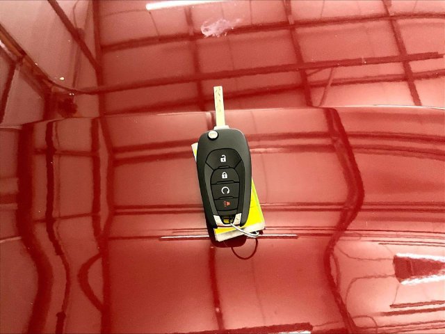 Used 2024 Chevrolet Trax LS w/ LS Convenience Package FWD image 9