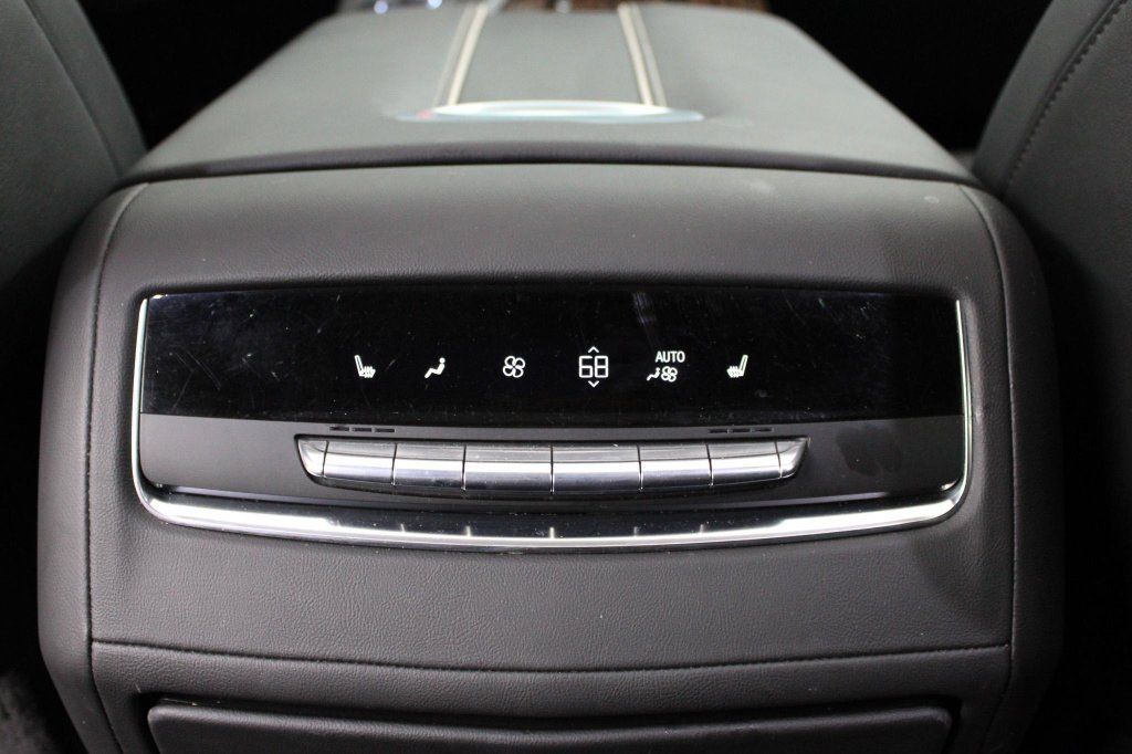 Used 2023 Cadillac Escalade ESV Premium Luxury w/ Performance Package AWD/4WD image 44
