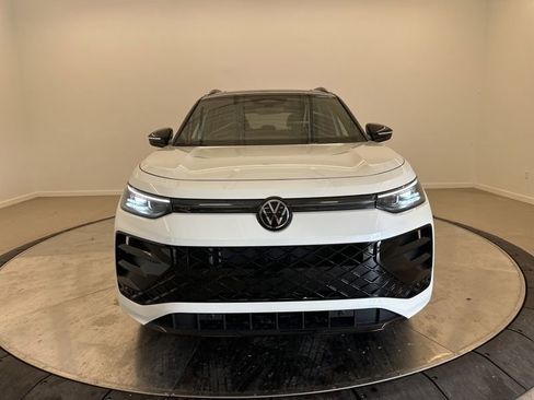 New 2026 Volkswagen Tiguan SE R-Line AWD/4WD image 3