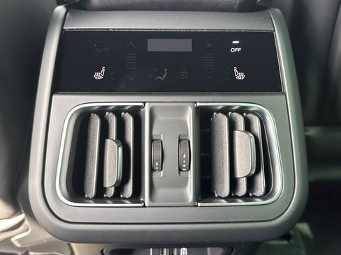 New 2025 Maserati Grecale GT image 9