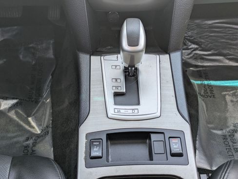 Used 2011 Subaru Outback 2.5i Limited AWD/4WD image 23