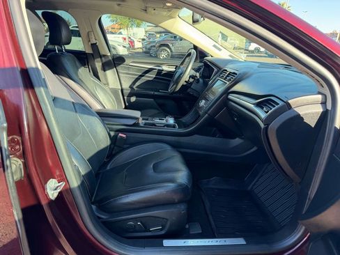Used 2018 Ford Fusion Titanium image 16