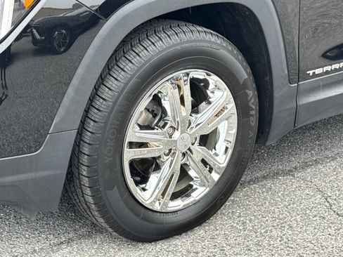 Used 2022 GMC Terrain SLE image 29