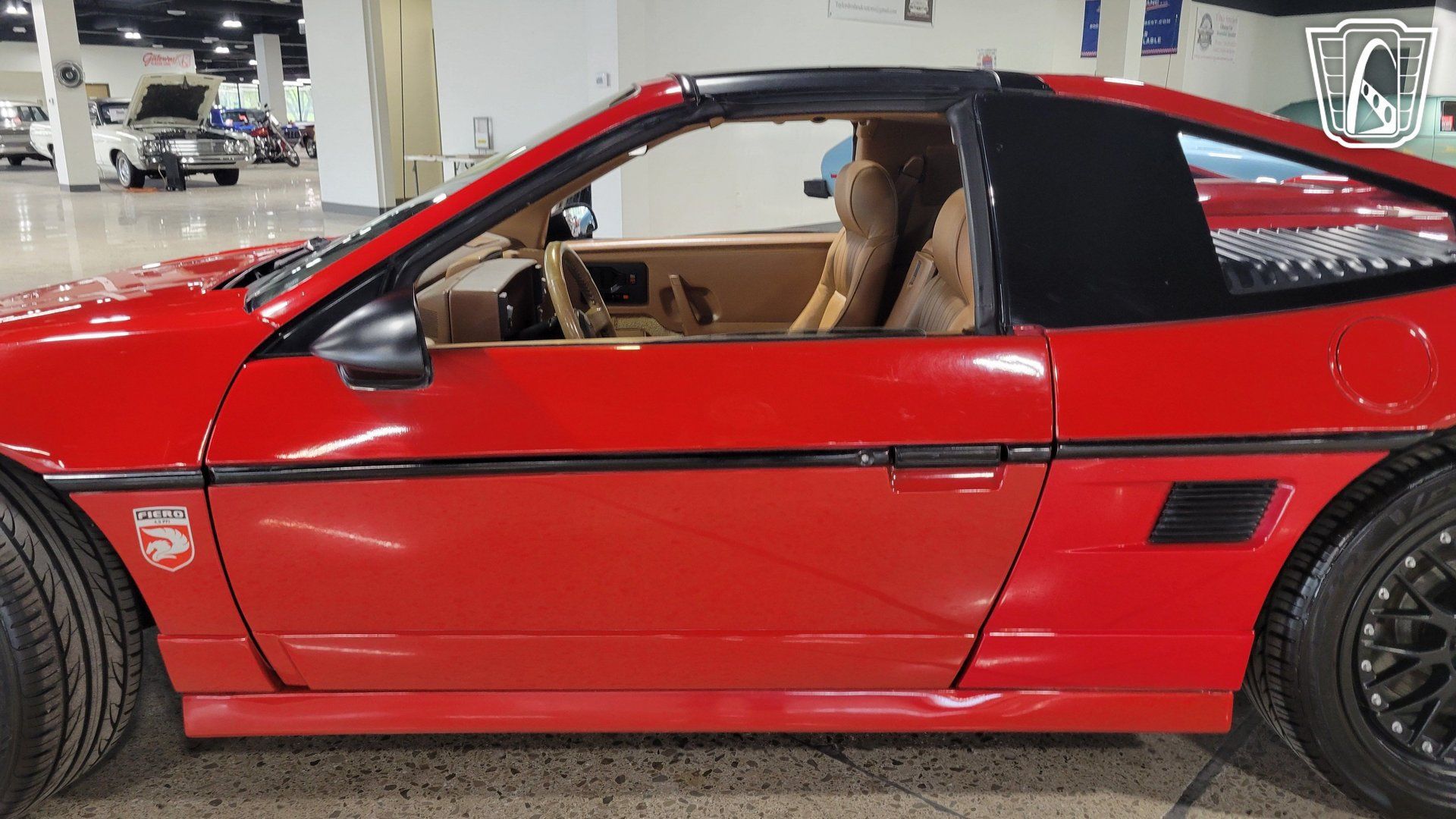 Used 1988 Pontiac Fiero GT RWD image 10