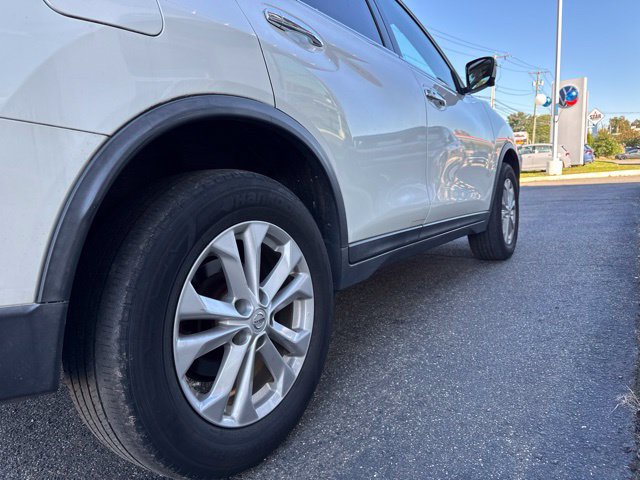 Used 2016 Nissan Rogue SV w/ SV Premium Package AWD/4WD image 21