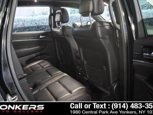 Used 2019 Jeep Grand Cherokee Trailhawk w/ Trailhawk Luxury Group AWD/4WD image 28