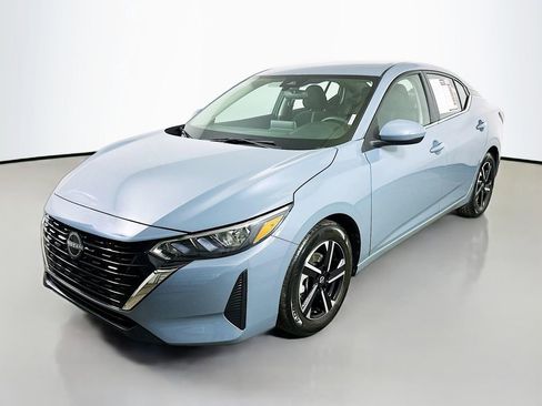 Used 2024 Nissan Sentra SV image 3