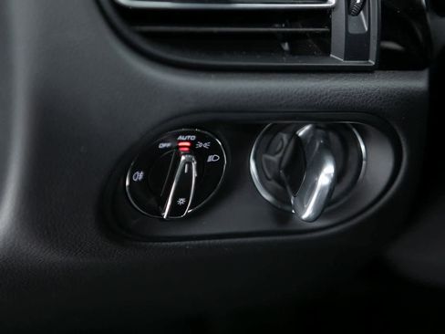 Certified 2025 Porsche Macan image 20