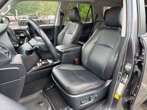Used 2023 Toyota 4Runner TRD Off-Road Premium w/ Off Road Premium Plus Package AWD/4WD image 18