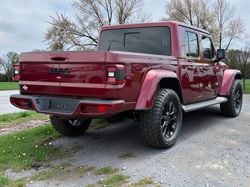 Used 2021 Jeep Gladiator Overland AWD/4WD image 6