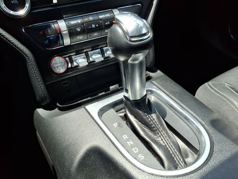 Used 2019 Ford Mustang Premium RWD image 7