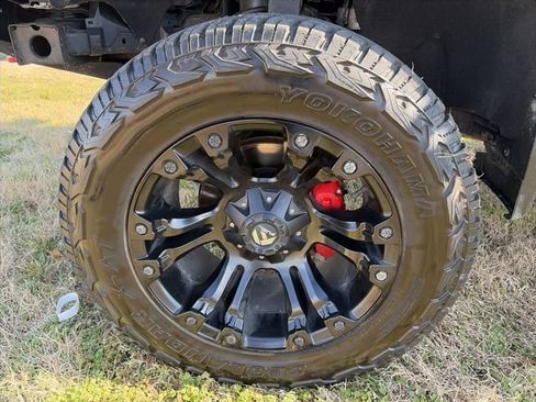 Used 2020 Chevrolet Silverado 1500 Custom Trail Boss w/ Custom Convenience Package AWD/4WD image 11