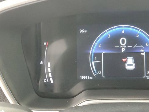 Used 2025 Toyota Corolla Cross XLE FWD image 26