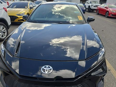 Used 2025 Toyota Camry LE FWD image 7