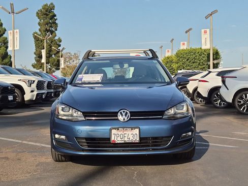 Used 2016 Volkswagen Golf SE w/ Lighting Package FWD image 3