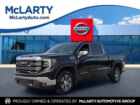 Used 2025 GMC Sierra 1500 SLT RWD image 1