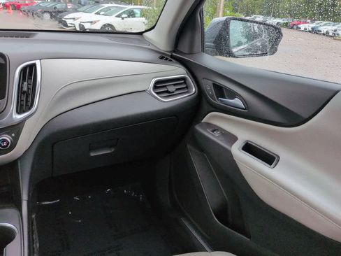 Used 2018 Chevrolet Equinox Premier AWD/4WD image 16