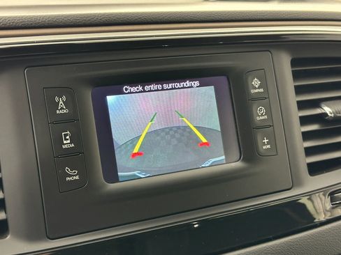 Used 2017 Chrysler Pacifica Touring-L image 43