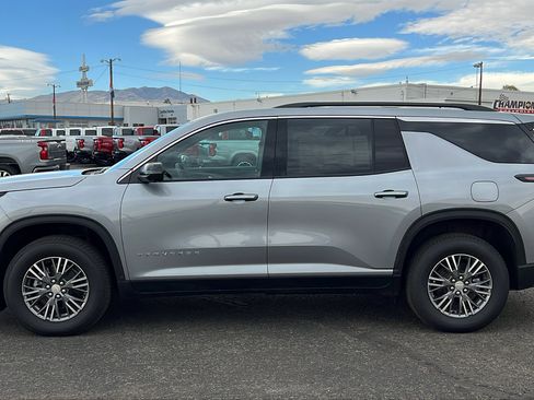 New 2026 Chevrolet Traverse LT w/ Driver Confidence Package image 8