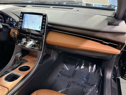 Used 2022 Toyota Avalon Limited image 37