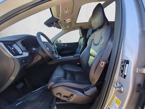 Used 2022 Volvo XC60 B5 Inscription w/ Advanced Package image 17