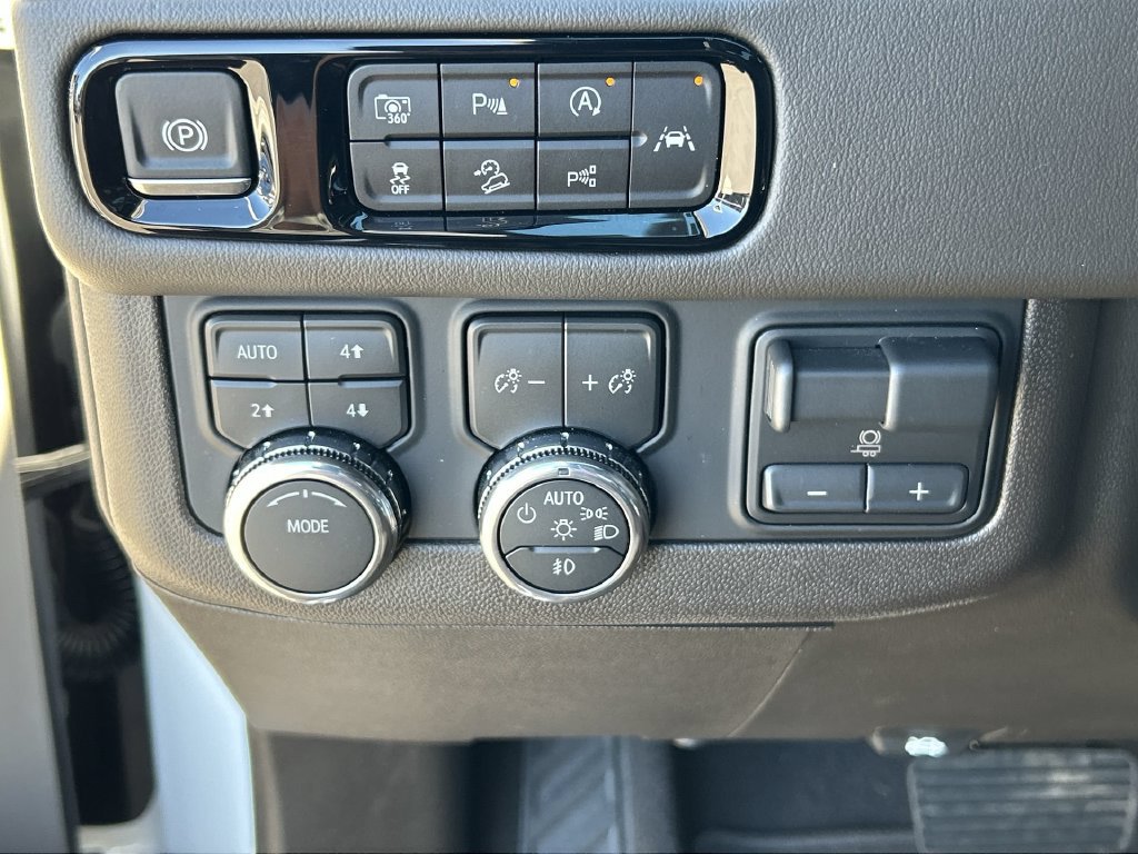 Used 2026 GMC Yukon XL Elevation w/ Elevation Premium Package AWD/4WD image 18