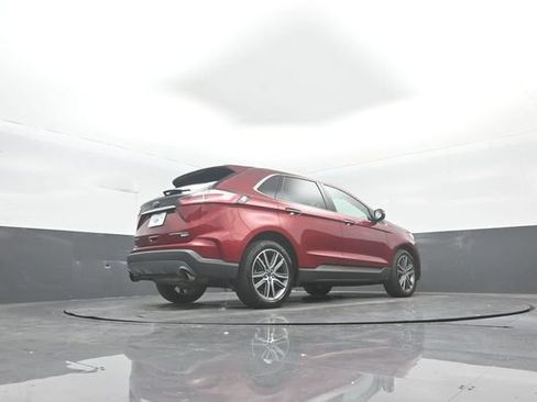 Certified 2019 Ford Edge Titanium w/ Cold Weather Package AWD/4WD image 41