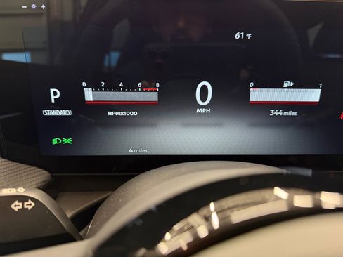 Used 2025 Nissan Kicks SR image 19