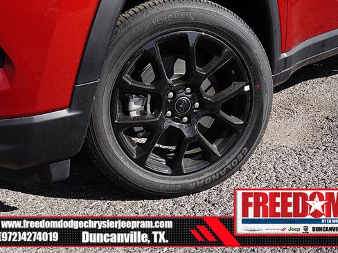 New 2026 Jeep Compass Latitude image 9