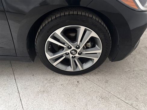 Used 2018 Hyundai Elantra Limited image 17