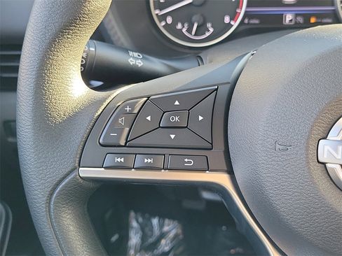 New 2025 Nissan Sentra SV image 6