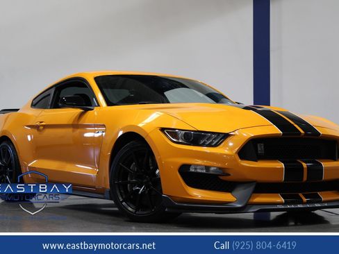 Used 2018 Ford Mustang Shelby GT350 w/ Convenience Package RWD image 1