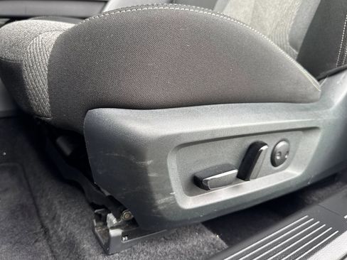 Used 2025 Nissan Rogue SV AWD/4WD image 14