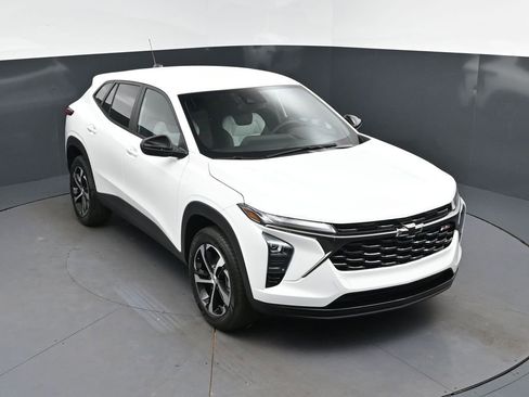 New 2026 Chevrolet Trax RS FWD image 1