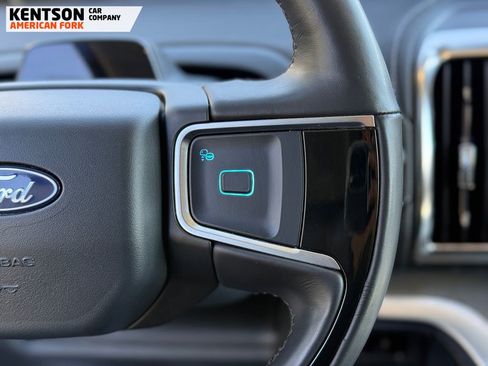 Used 2025 Ford Expedition Platinum image 20