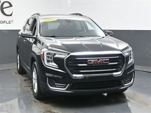 Used 2023 GMC Terrain SLE w/ Driver Convenience Package image 50