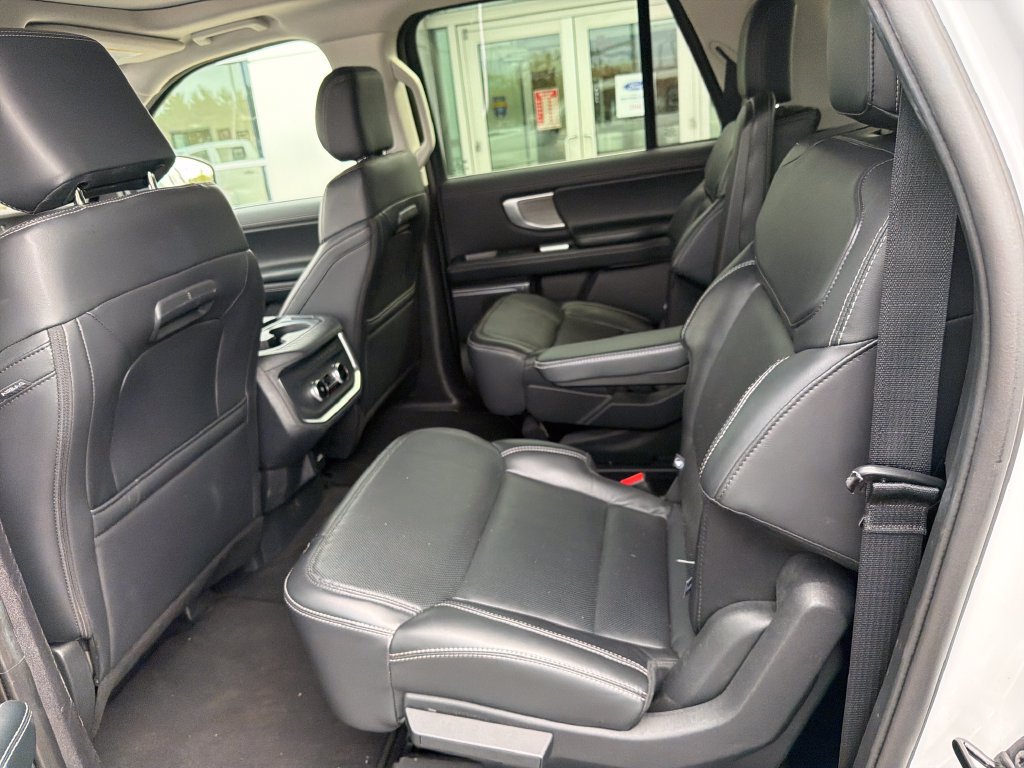 Used 2025 Ford Expedition Max Platinum AWD/4WD image 23