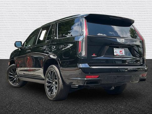 Used 2023 Cadillac Escalade Sport w/ LPO, ONYX Package AWD/4WD image 4