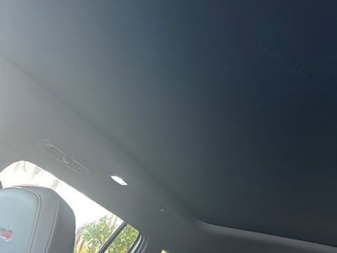 Used 2025 GMC Acadia AT4 w/ Super Cruise Package image 7